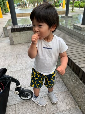 「MIKI HOUSE（ミキハウス）のアイテム（Tシャツ/カットソー、ホワイト系）」を使った、Reiさん（キッズ）の夏コーディネート