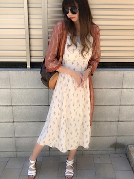 「RAY CASSIN（レイカズン）の花柄レースロングガウン（カーディガン/ボレロ、オレンジ系）」を使った、桧山えり梛さん（レディース・175cm）の夏コーディネート