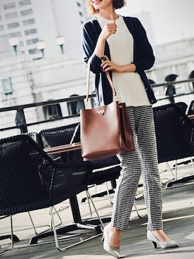 「ALTROSE（アルトローズ）のアイテム」を使った、ALTROSE_officialさん（レディース・161cm）の秋コーディネート