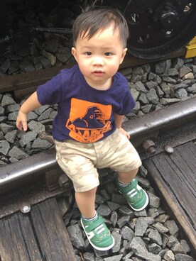 「XLARGE KIDS（エクストララージキッズ）のアイテム（Tシャツ/カットソー、ブルー系）」を使った、Gigi Yuenさんの秋コーディネート