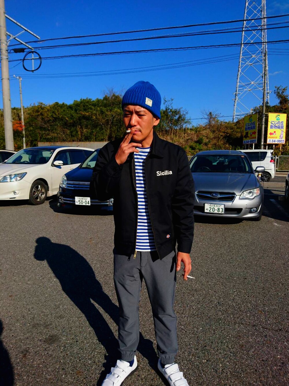 「丸亀製麺」｜「Dickiesのアイテム（カバーオール、ブラック系）」を使った、中野潤一さん（メンズ・165cm）の冬コーディネートの1枚目の写真
