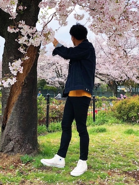 「チャックテイラー」｜「アイテム（ブルゾン）」を使った、eiseiiwamiさん（メンズ・175cm）の春コーディネート