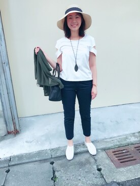 「アイテム（レインシューズ、ホワイト系）」を使った、Erica Chenさん（レディース・167cm）の夏コーディネート