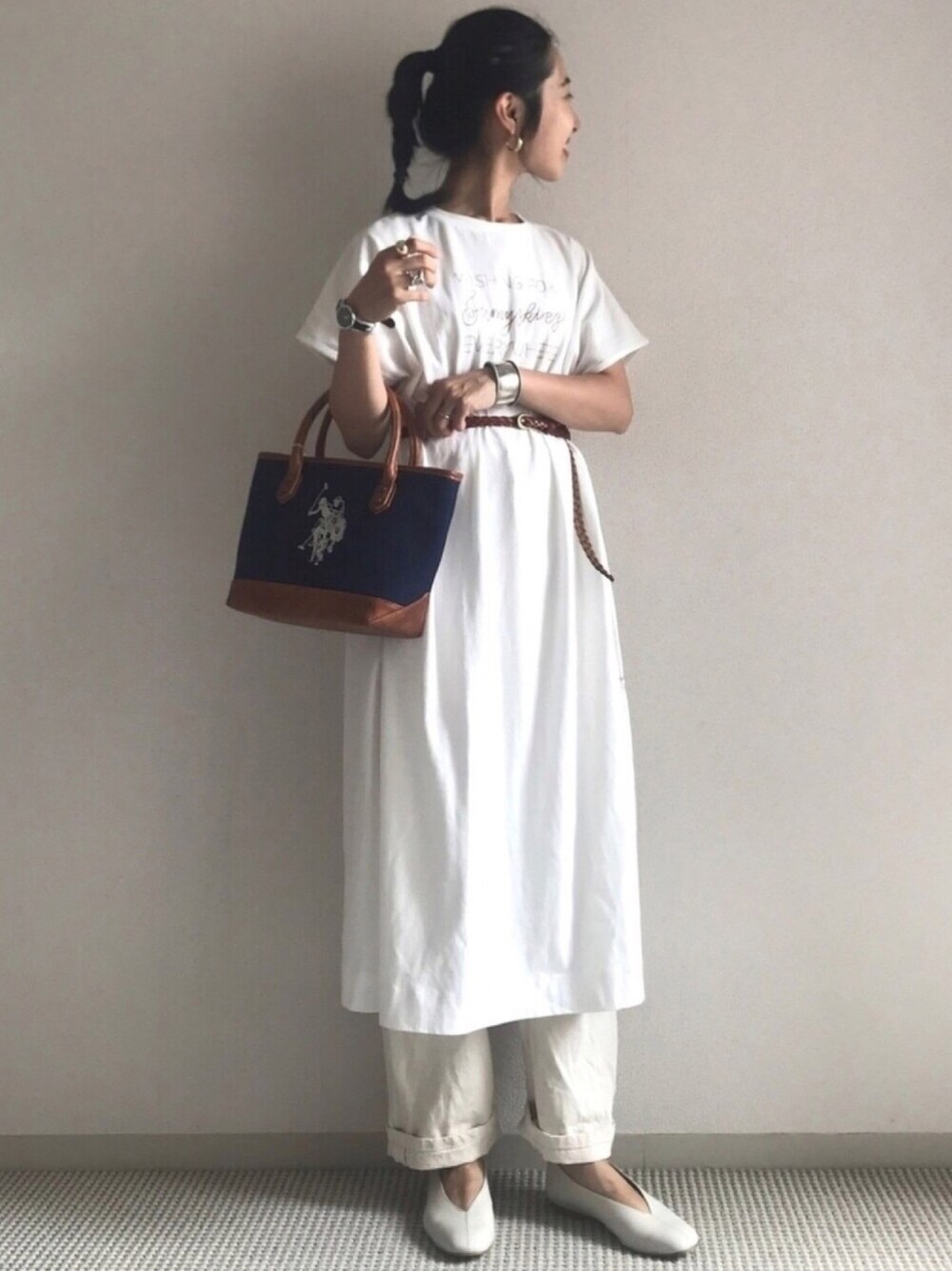 「pualcecin、ピュアルセシン、uspolo、USポロ、カルバンクライン、Calvin Klein、ホワイトコーデ、ロゴワンピース、ckminute、ckwjzozo」｜「PUAL CE CINのロゴ刺繍チュニック（Tシャツ/カットソー、その他）」を使った、yukariさん（レディース・168cm）の夏コーディネートの1枚目の写真