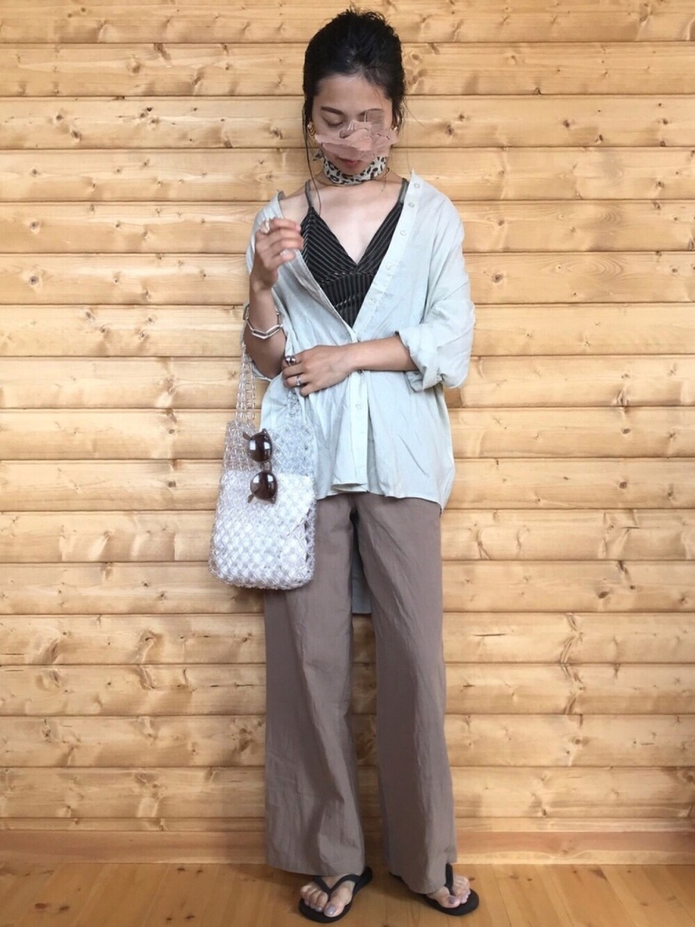 「chuclla、水着、アントマリーズ、auntmarie's 、リネン、リネンシャツ、リネンパンツ、ビーズバッグ、夏コーデ」｜「c.u.lの【chuclla】リブ ベロア調 ハイウエスト セットアップ 水着 3点セット chw362（水着、グリーン系）」を使った、yukariさん（レディース・168cm）の夏コーディネートの1枚目の写真
