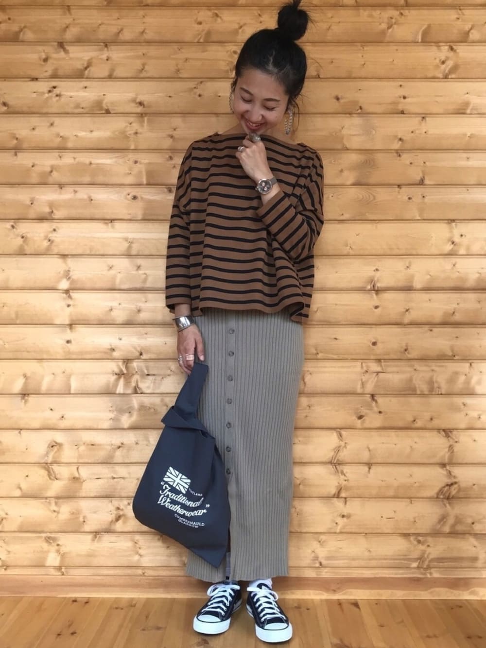 「トラディショナルウェザーウェア、Traditional Weatherwear、秋コーデ、ボーダー、フルラ、furla、フルラ時計、furlawatch、メトロポリス、metropolis」｜「Traditional WeatherwearのMARCHE BAG MINI（エコバッグ/サブバッグ、グレー系）」を使った、yukariさん（レディース・168cm）の秋コーディネートの1枚目の写真