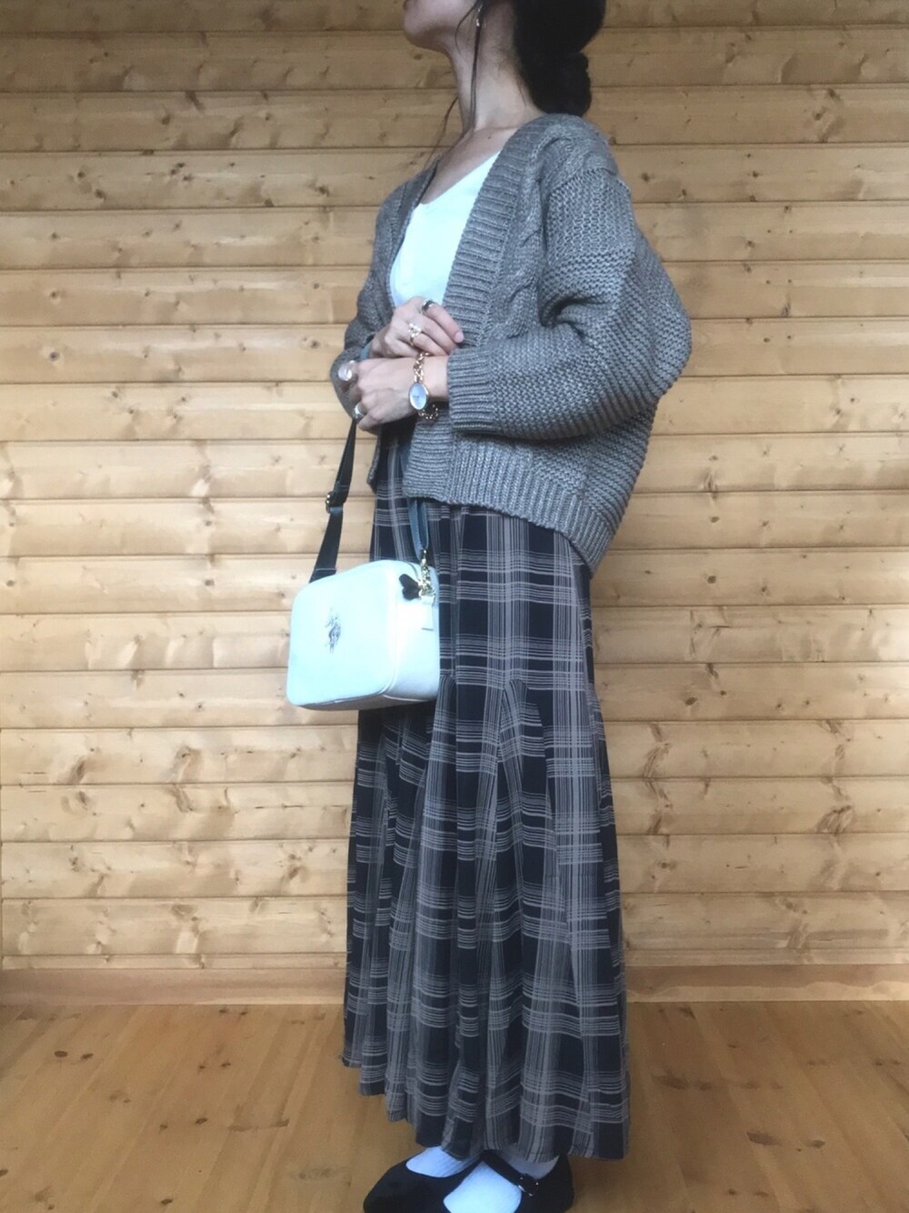 「サニーレーベル、SonnyLabel、Calvin Klein、ckwjzozo、fashion、uspolo、USポロ、インターファクトリー、INTERFACTORY、PR」｜「URBAN RESEARCH Sonny Labelのケーブルガウンニット（カーディガン/ボレロ、ブラウン系）」を使った、yukariさん（レディース・168cm）の秋コーディネートの1枚目の写真