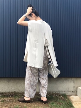 「Aunt Marie's（アントマリーズ）のAUNT MARIE'S ハーフスリーブバックスリットシャツ（シャツ/ブラウス）」を使った、yukariさん（レディース・168cm）の夏コーディネート