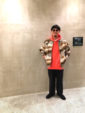 「VAINL ARCHIVE（ヴァイナルアーカイブ）のアイテム（パーカー、ピンク系）」を使った、Daiki Yamamotoさん（メンズ・177cm）の春コーディネート