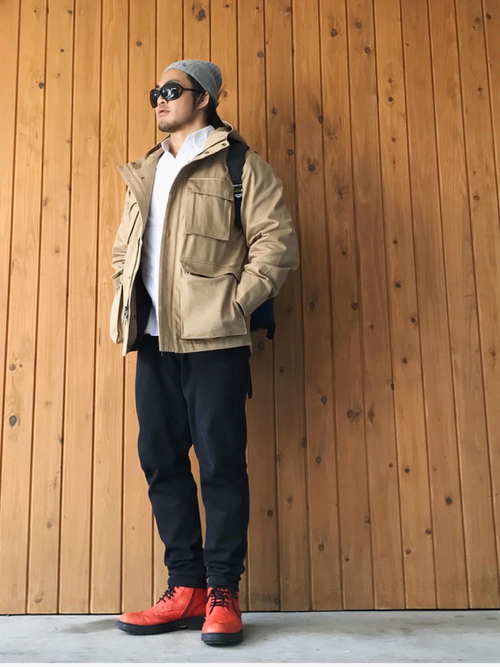 「Ron Hermanのアイテム（ニットキャップ/ビーニー、グレー系）」を使った、棚橋弘至さん（メンズ・181cm）の冬コーディネートの1枚目の写真