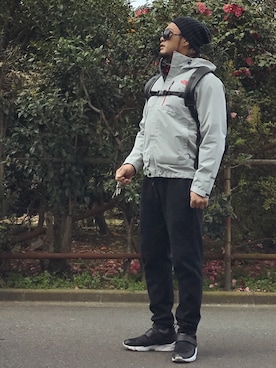 「アイテム（マウンテンパーカー）」を使った、棚橋弘至さん（メンズ・181cm・40代）の春コーディネート