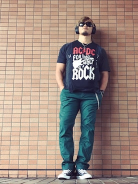 「PINECONE（パインコーン）のアイテム（パンツ）」を使った、棚橋弘至さん（メンズ・181cm）の夏コーディネート