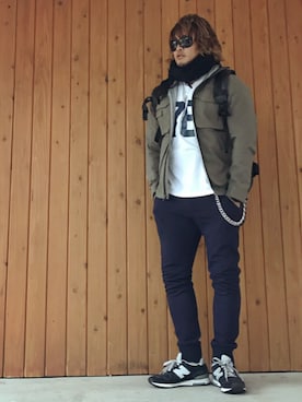 「Aether（-）のアイテム」を使った、棚橋弘至さん（メンズ・181cm）の秋コーディネート