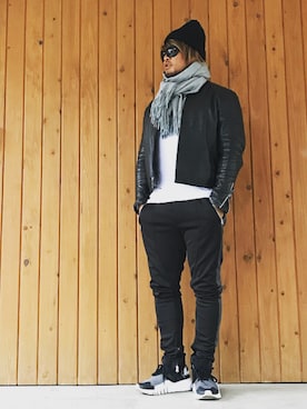 「8100（ハッセンヒャク）のアイテム」を使った、棚橋弘至さん（メンズ・181cm）の冬コーディネート