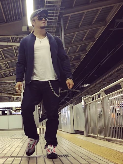 A.P.C.のノーカラージャケットを使った人気ファッション