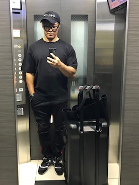 「Saturdays NYC（サタデーズ ニューヨークシティ ）のアイテム（スウェット）」を使った、棚橋弘至さん（メンズ・181cm）の夏コーディネート