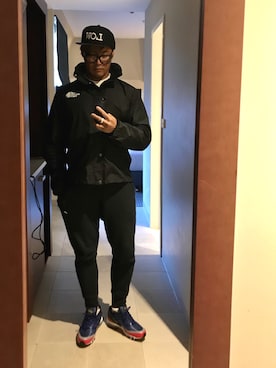 「Australia」｜「アイテム（ナイロンジャケット）」を使った、棚橋弘至さん（メンズ・180cm）の夏コーディネート