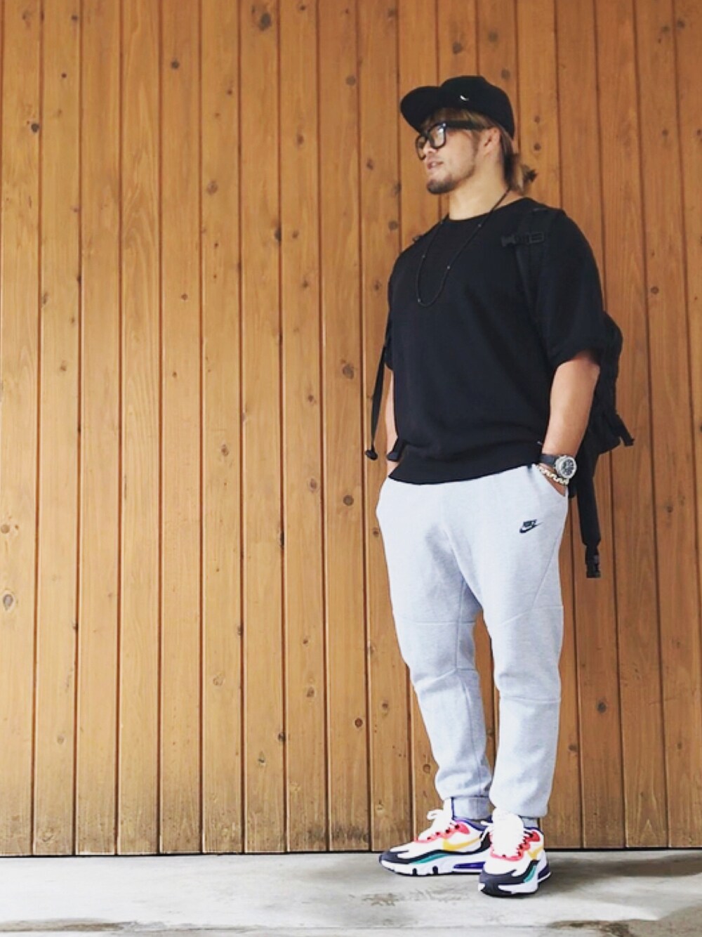 「新日本プロレス道場」｜「NEW ERA × MASTER MINDのアイテム（キャップ、ブラック系）」を使った、棚橋弘至さん（メンズ・181cm）の夏コーディネートの1枚目の写真
