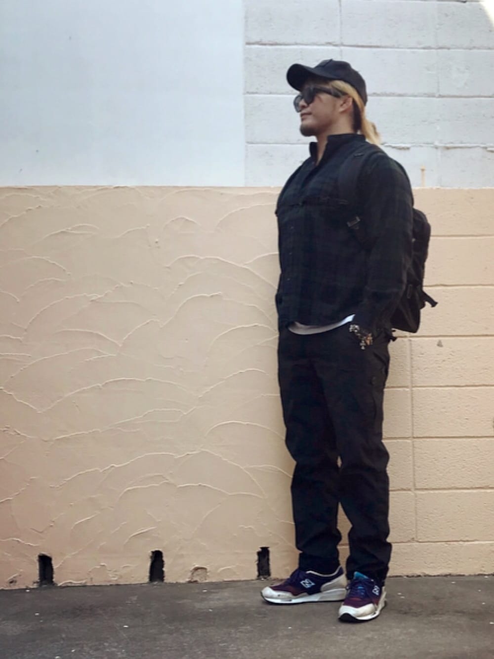 「FILSONのアイテム（キャップ、ブラック系）」を使った、棚橋弘至さん（メンズ・181cm）の春コーディネートの1枚目の写真
