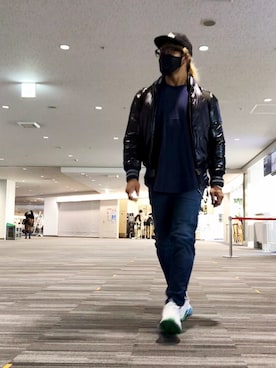 「GDC（ジーディーシー）のアイテム（キャップ）」を使った、棚橋弘至さん（メンズ・181cm）の冬コーディネート