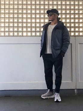 「HELMUT LANG（ヘルムートラング）のアイテム（キャップ）」を使った、棚橋弘至さん（メンズ・181cm）の冬コーディネート