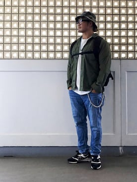 「NEWBALANCE」｜「アイテム（ミリタリージャケット）」を使った、棚橋弘至さん（メンズ・181cm）の春コーディネート