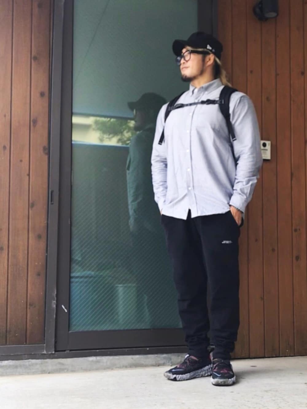「SATURDAYS SURF NYC、NEW ERA、SEIKO、新日本プロレス道場」｜「NEW ERAのアイテム（キャップ、ブラック系）」を使った、棚橋弘至さん（メンズ・181cm）の夏コーディネートの1枚目の写真