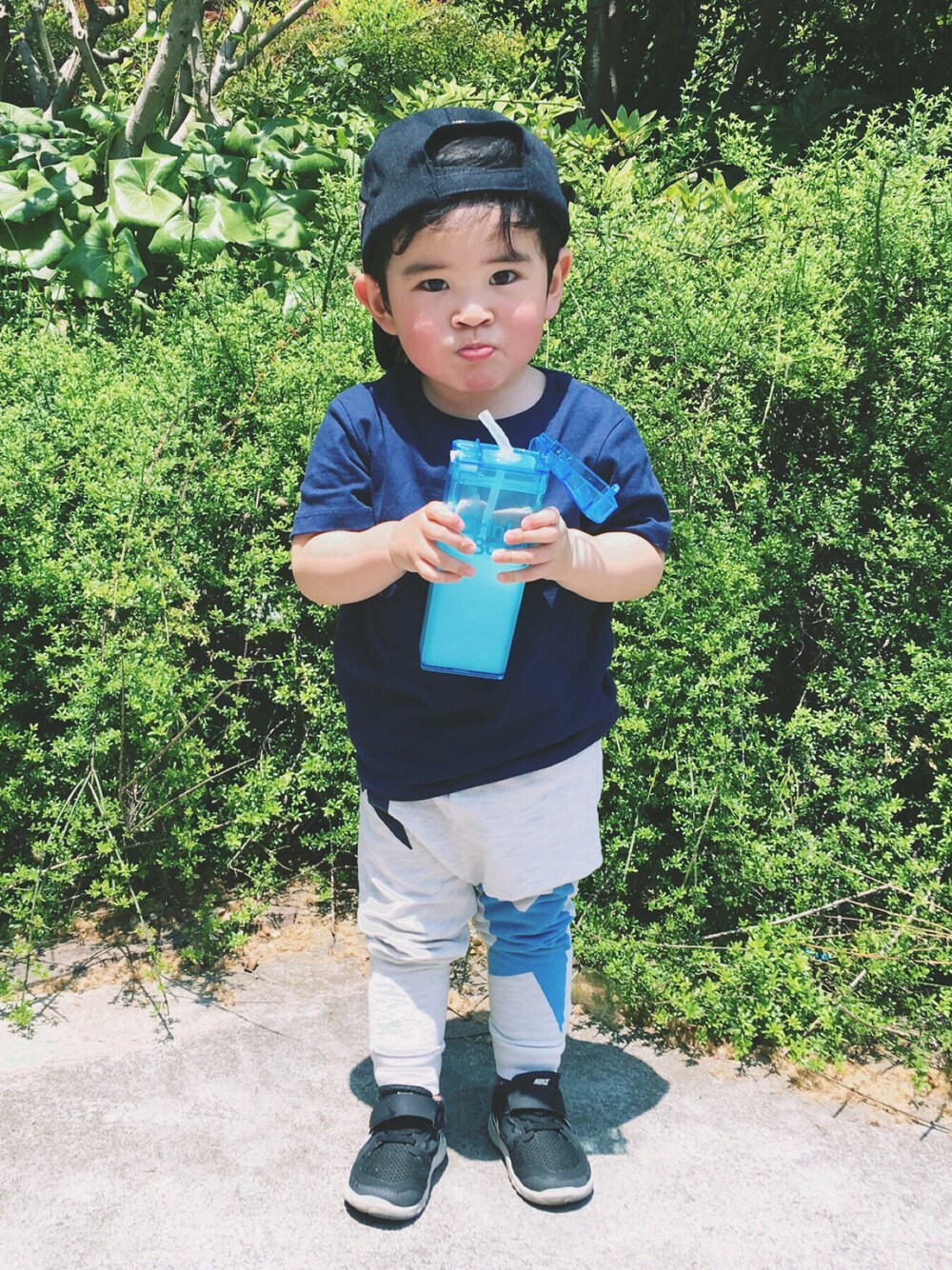 「ootd、outdoor」｜「H&Mのアイテム（Tシャツ/カットソー、ブルー系）」を使った、Maruさん（キッズ・90cm）の夏コーディネートの1枚目の写真