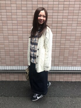 「niko and...（ニコアンド）のアイテム（カーディガン/ボレロ、ホワイト系）」を使った、かおちゃんさん（レディース・163cm）の冬コーディネート