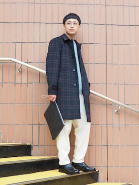 「LEE」｜「アイテム（ステンカラーコート）」を使った、B:MING by BEAMS MENさん（メンズ・172cm）の冬コーディネート