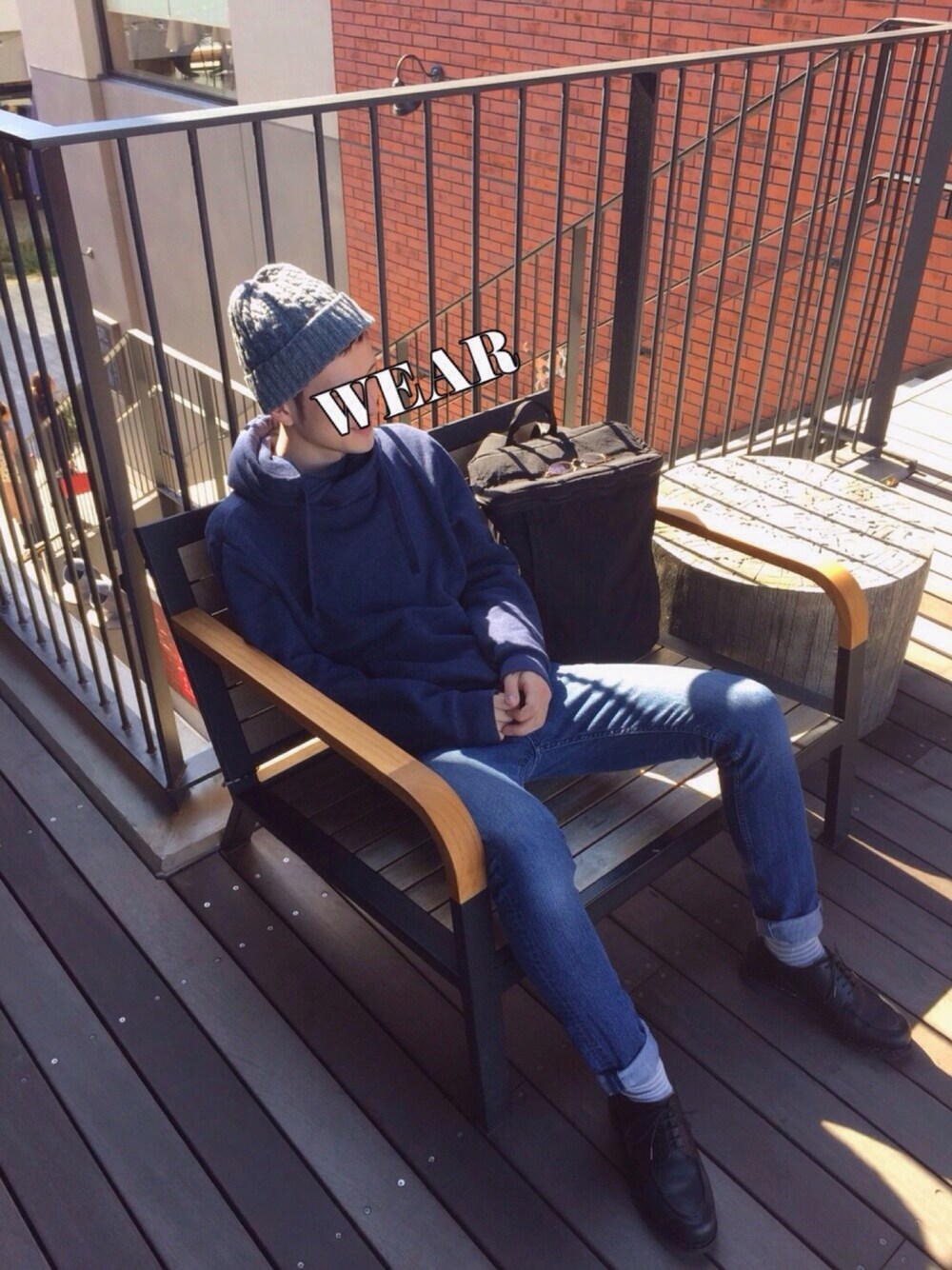「パラブーツ、Paraboot、chambord、ノースフェイス、northface、H&M、マリンアンドウォークヨコハマ、MARINE＆WALK YOKOHAMA」｜「THE NORTH FACEの【THE NORTH FACE/ノースフェイス】　JourneysFuserBox（バックパック/リュック、ブラック系）」を使った、Danny Williamsさん（メンズ・177cm）の春コーディネートの1枚目の写真