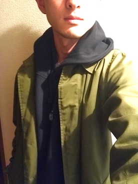 「Champion」｜「アイテム（ステンカラーコート）」を使った、Danny Williamsさん（メンズ・177cm）の秋コーディネート