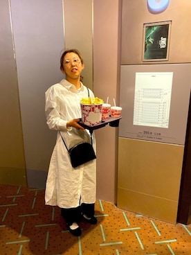 「SVEC（シュベック）のカンフーシューズ kung fu Shoes / ストラップパンプス（バレエシューズ）」を使った、ヂュンチさん（レディース・161cm）の秋コーディネート