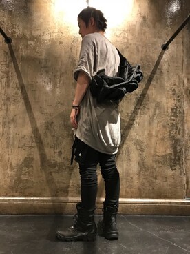 「KMRii（ケムリ）のアイテム（スニーカー）」を使った、shinozaki daigaさん（メンズ・176cm）の夏コーディネート