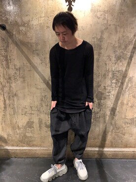 ROYAL FLASH 上野｜shinozaki daiga使用「14th Addiction（14th Addiction/フォーティーンスアディクション/KNIT LS/ニットロングスリーブカットソー）」的時尚穿搭