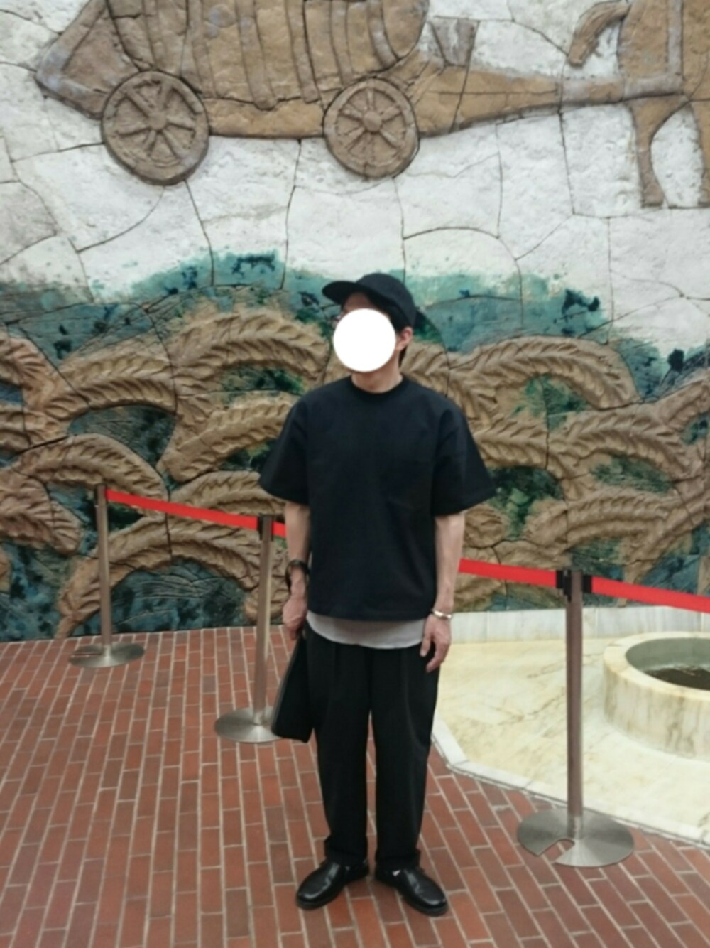 「めがね」｜「UNUSEDのアイテム（キャップ、ブラック系）」を使った、アップーさん（メンズ・170cm）の夏コーディネートの1枚目の写真