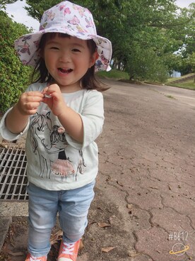 「H&M（エイチ・アンド・エム）のアイテム（帽子、ホワイト系）」を使った、emmmさん（キッズ・80cm）の春コーディネート