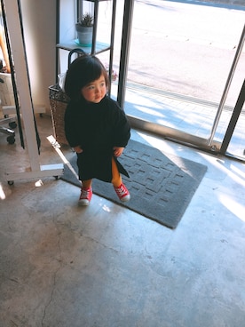 「美容室」｜「アイテム（ワンピース）」を使った、emmmさん（キッズ・80cm）の冬コーディネート