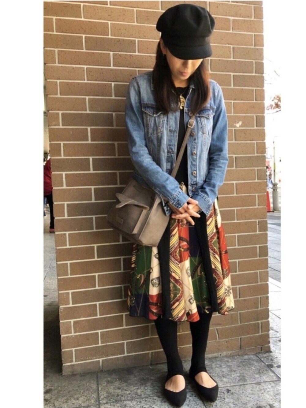 「大人カジュアル、ZARA、FOREVER 21、アフタヌーンティー、樹脂ピアス」｜「Afternoon Teaのヌバック調ショルダーバッグ（ショルダーバッグ、グレー系）」を使った、スマイル☺︎さん（レディース・161cm）の冬コーディネートの1枚目の写真