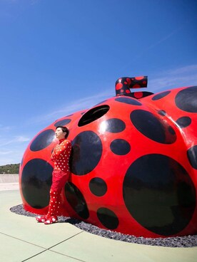 「ZOZO（ゾゾ）のアイテム（トップス、レッド系）」を使った、 赤ゾゾスーツの旅人 まきこうさん（メンズ）の秋コーディネート