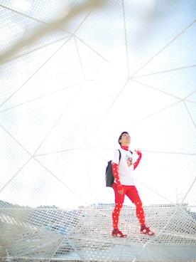 「ZOZO（ゾゾ）のアイテム（トップス、レッド系）」を使った、 赤ゾゾスーツの旅人 まきこうさん（メンズ）の秋コーディネート