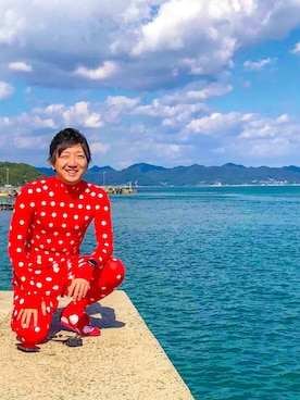 「ZOZO（ゾゾ）のアイテム（トップス、レッド系）」を使った、 赤ゾゾスーツの旅人 まきこうさん（メンズ）の秋コーディネート