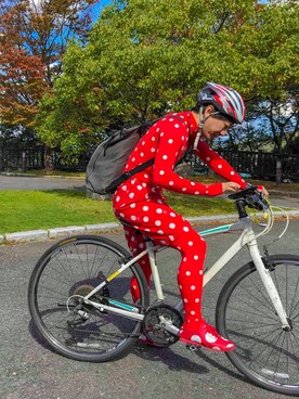 「ZOZO（ゾゾ）のアイテム（トップス、レッド系）」を使った、 赤ゾゾスーツの旅人 まきこうさん（メンズ）の秋コーディネート