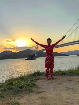 「ZOZO（ゾゾ）のアイテム（トップス、レッド系）」を使った、 赤ゾゾスーツの旅人 まきこうさん（メンズ）の秋コーディネート