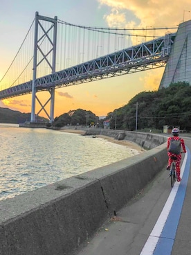 「ZOZO（ゾゾ）のアイテム（トップス、レッド系）」を使った、 赤ゾゾスーツの旅人 まきこうさん（メンズ）の秋コーディネート