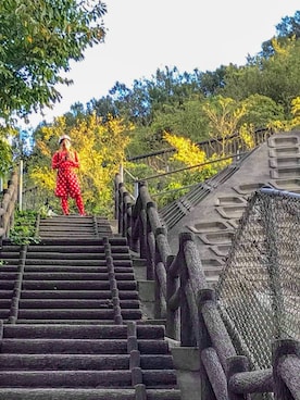 「ZOZO（ゾゾ）のアイテム（トップス、レッド系）」を使った、 赤ゾゾスーツの旅人 まきこうさん（メンズ）の秋コーディネート