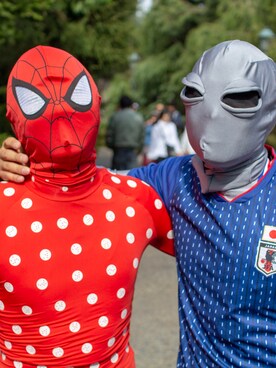 「ZOZO（ゾゾ）のアイテム（トップス、レッド系）」を使った、 赤ゾゾスーツの旅人 まきこうさん（メンズ）の秋コーディネート