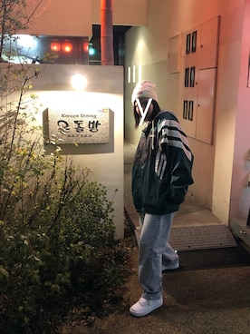 Supreme シュプリーム のニットキャップ ビーニーを使ったレディース人気ファッションコーディネート Wear