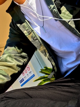 「UNIQLO（ユニクロ）のWOMEN ウルトラストレッチジーンズ（デニムパンツ）」を使った、ときむねさん（メンズ・170cm）の春コーディネート