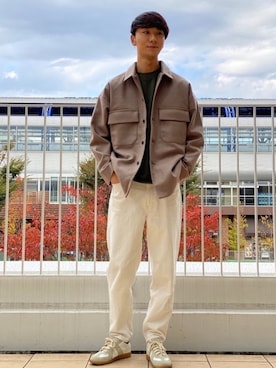 「白デニム」｜「アイテム（その他アウター）」を使った、sakasaさん（メンズ・180cm）の秋コーディネート